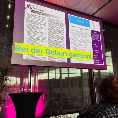 Präsentation mit Texten zu Neuralgin Schmerztabletten und einer Stellenausschreibung für Praktikant/in