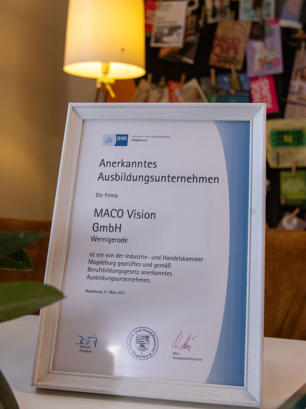 Urkunde der IHK Magdeburg für MACO Vision GmbH als anerkanntes Ausbildungsunternehmen