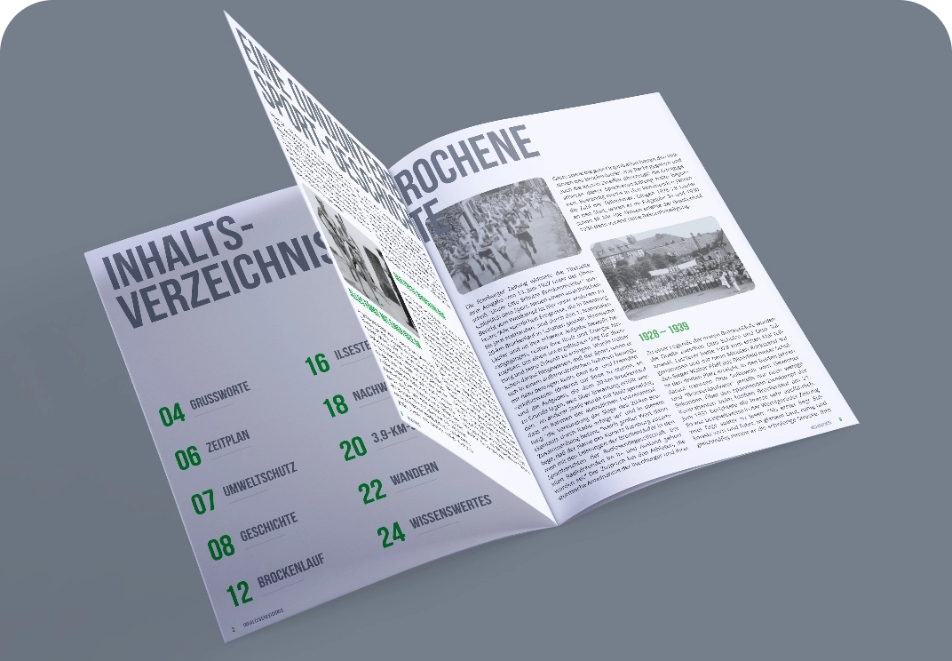 Aufgeschlagenes Heft mit Inhaltsverzeichnis und historischen Fotos; Seitenzahlen und Kapitelüberschriften wie